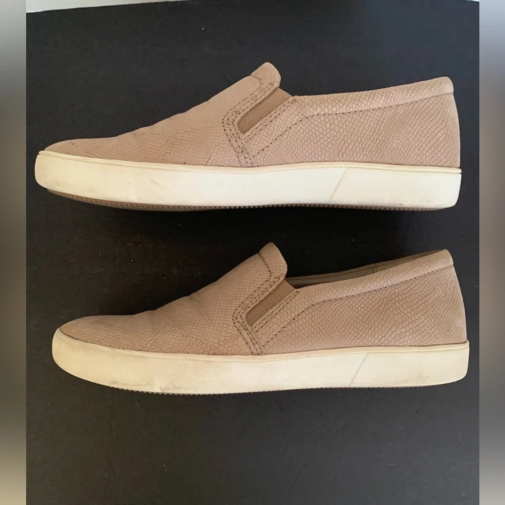 Naturalizer Loafers Women’s 10M Tan Slip-On Textured Leather Padded Insole